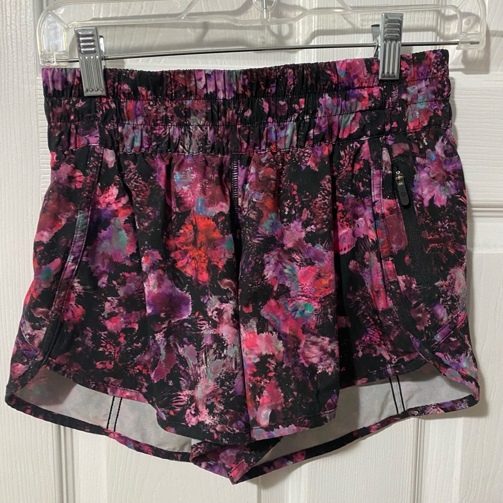 Lululemon shorts size 6
